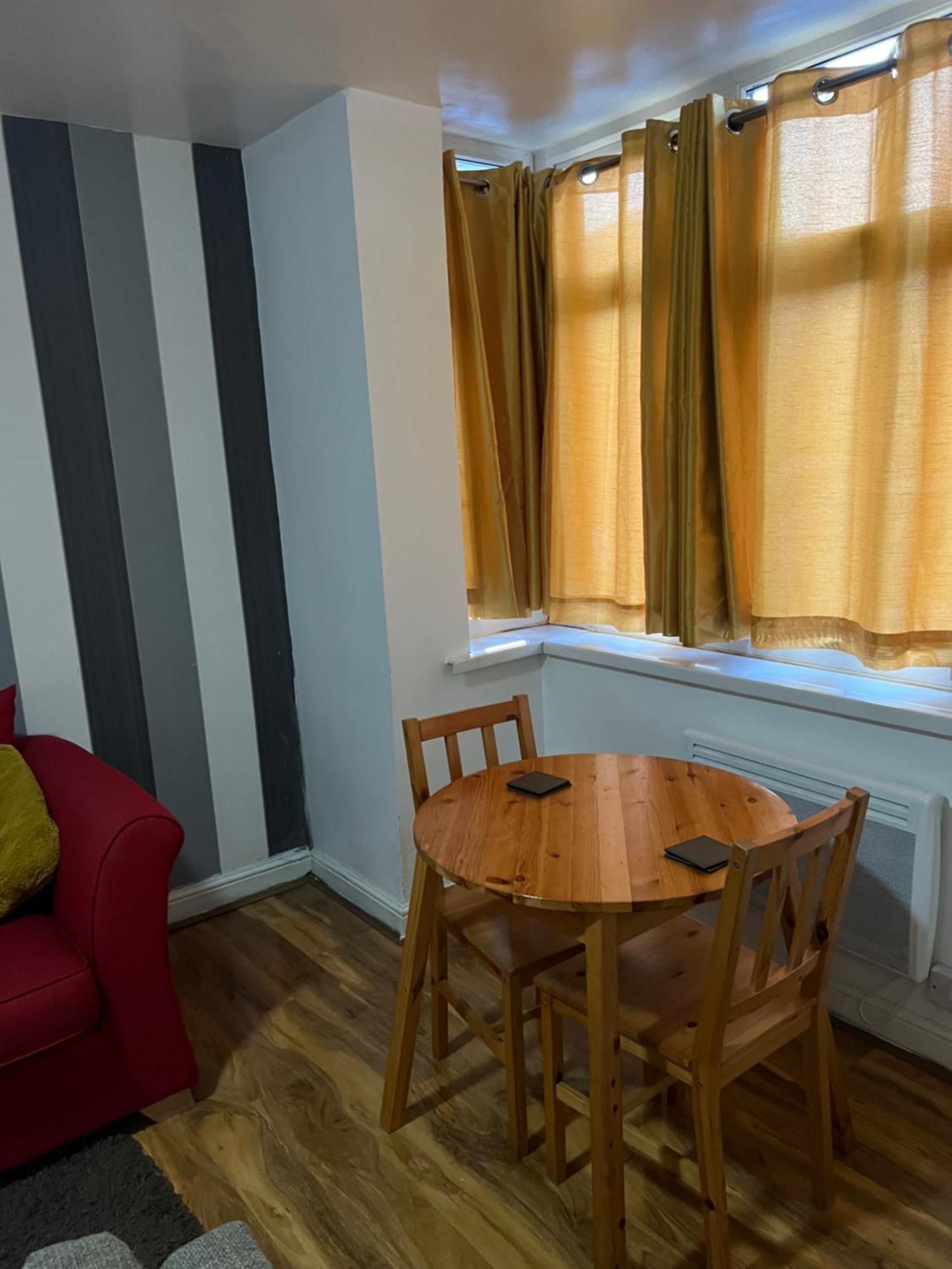 Rosewood Lodgings Special Offer For Student On Long Stay Manchester Exterior photo